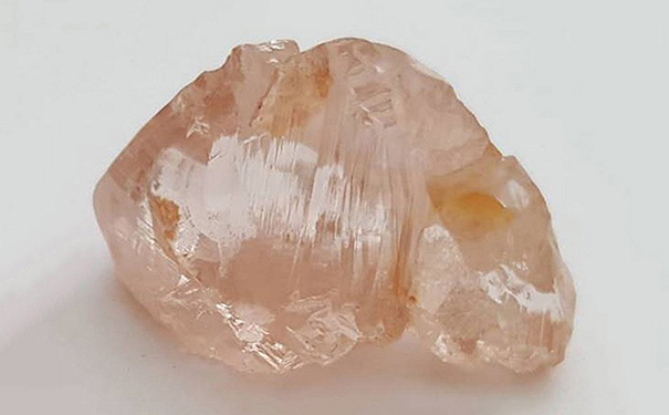 46克拉的粉钻原石