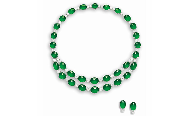 翡翠项链和耳坠套装