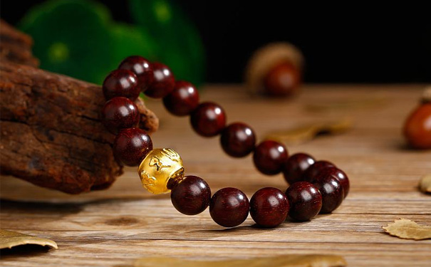 黄金转运珠檀木手链