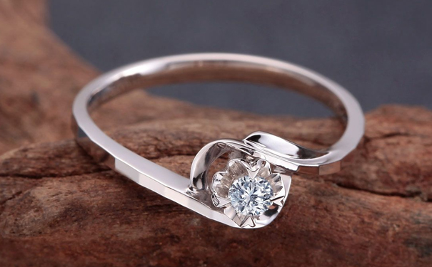 白金戒指和铂金戒指的区别