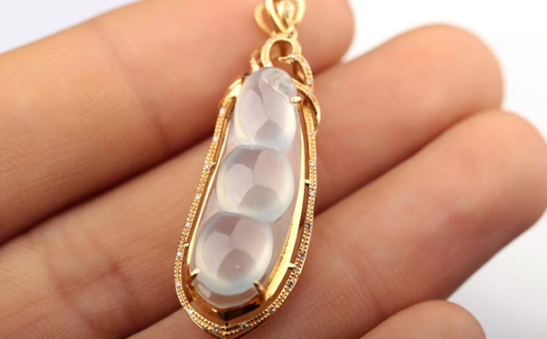 金镶玉吊坠的价格