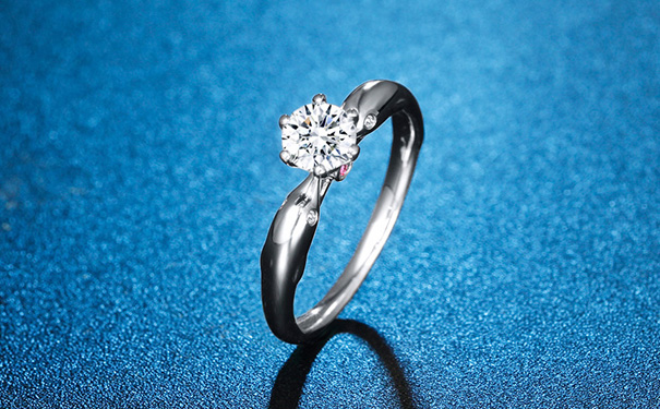 求婚钻戒
