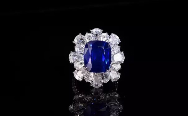 蓝宝石戒指