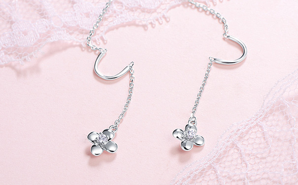 钻石耳饰 钻石耳饰