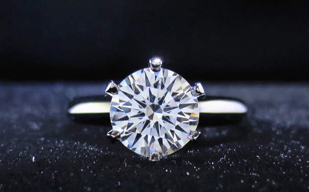 钻石的净度和颜色哪个重要