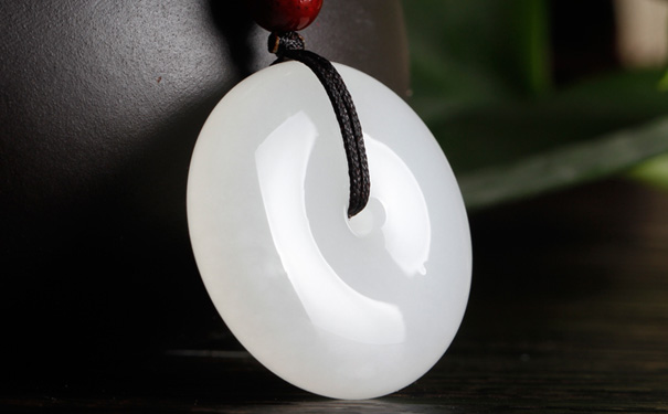 和田玉平安扣吊坠