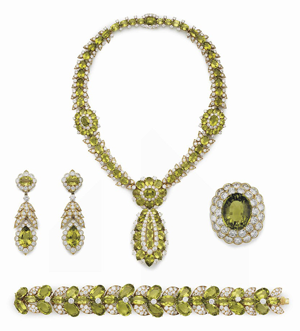 橄榄石和钻石珠宝套装