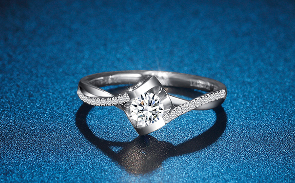 一个戒指多少克