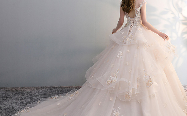 露背婚纱 露背婚纱