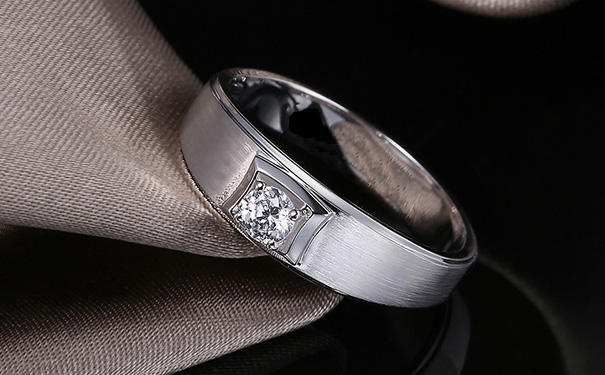 男钻戒