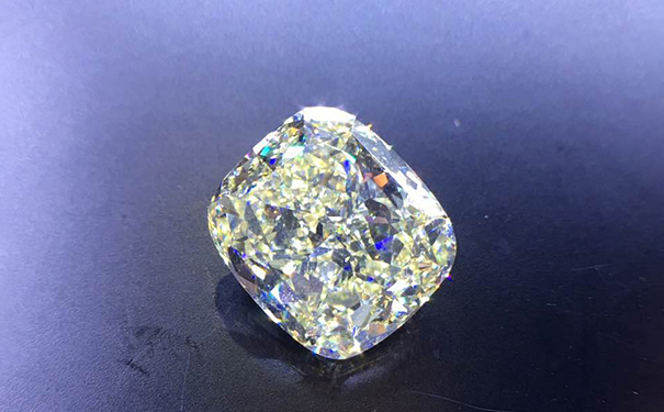 钻石颜色和净度哪个重要