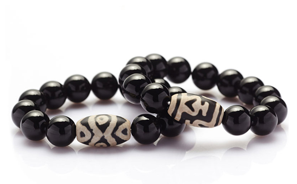 黑色的玉是什么玉