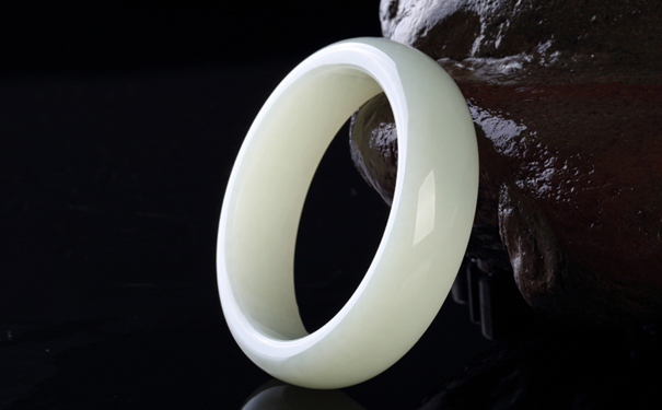 什么玉手镯最好