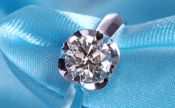 1克拉钻戒