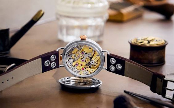 “首枚计时腕表”限量版
