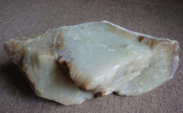 山料和籽料的形成原因