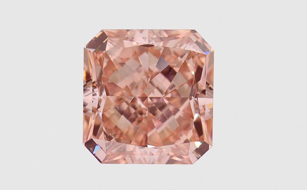 5.01克拉 CVD 合成粉钻，采用雷迪恩切割