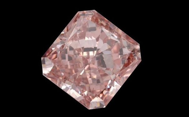 5.01克拉 CVD 合成粉钻