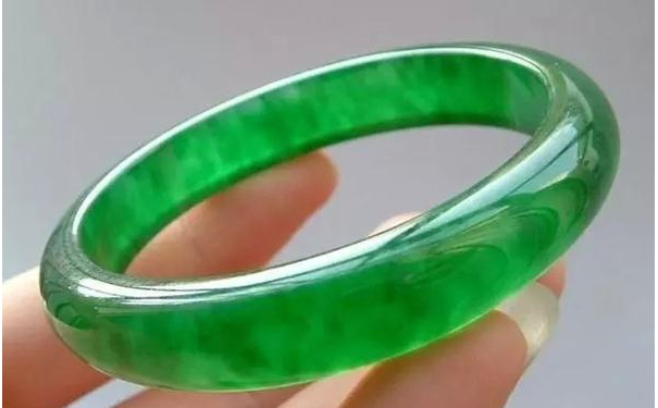 什么样的翡翠手镯好