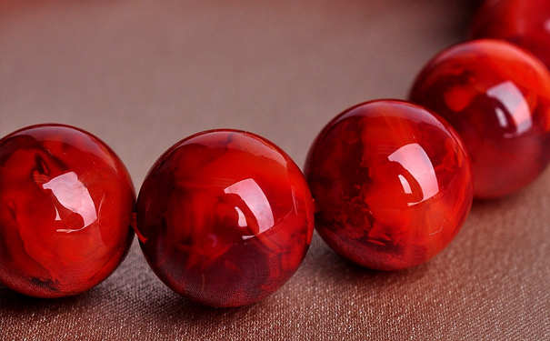 南红玛瑙的颜色 南红玛瑙的颜色