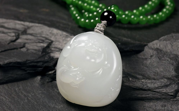 和田白玉与羊脂玉