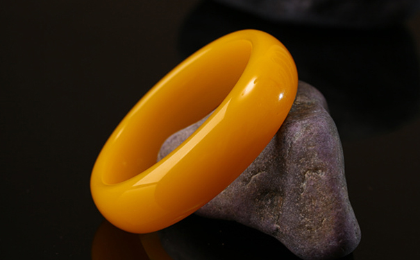 你知道黄龙玉有收藏价值吗？  