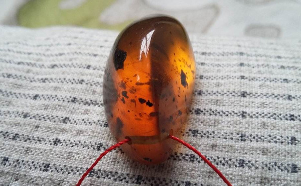 琥珀吊坠