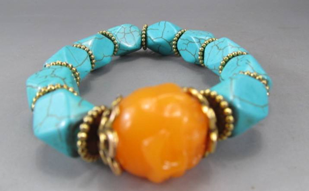 什么颜色的蜜蜡最好