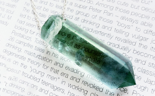 如何辨别天然的水晶