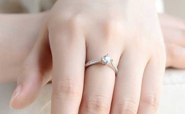 德西尔珠宝钻戒