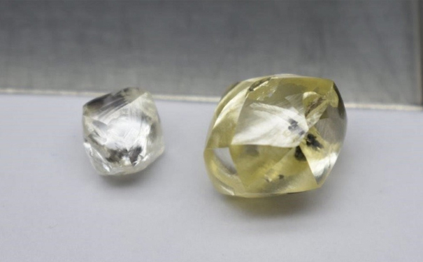 25ct黄钻原石