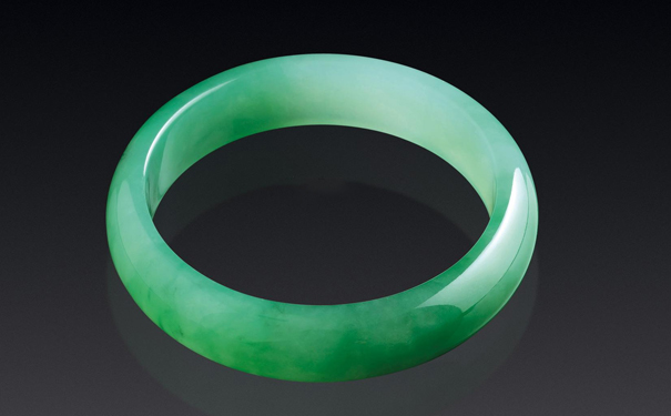 什么样的翡翠手镯比较好