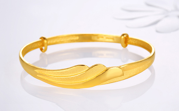 黄金手镯一般多少钱？