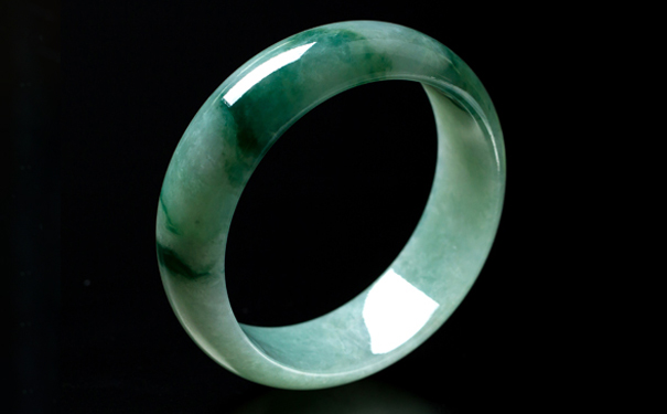 翡翠手镯的价格