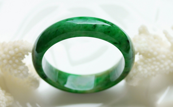 一万的冰种手镯好不好