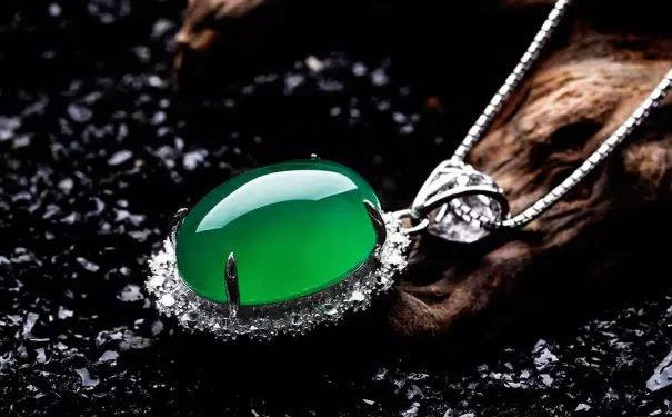 玻璃种帝王绿价格贵不贵