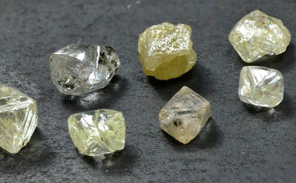 天然钻石原石