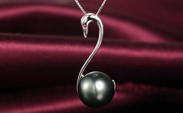 单颗黑珍珠项链