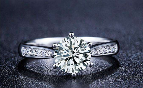 订婚戒指一般多少钱 