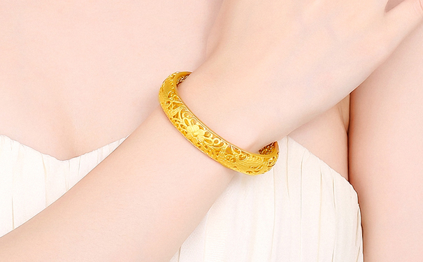 30克金手镯多少钱一个