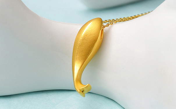 德西尔珠宝小鱼吊坠