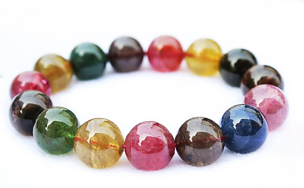 红宝石吊坠的价格高不高