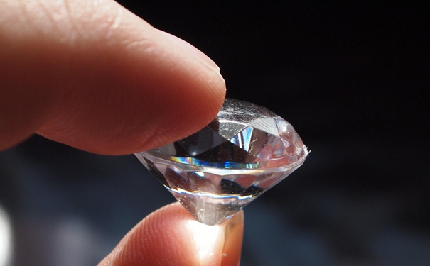 肉眼看钻石净度