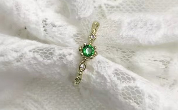 绿色托帕石戒指