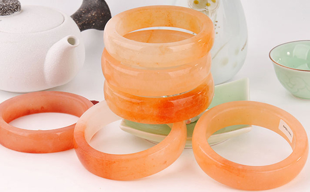 黄龙玉手镯的价格