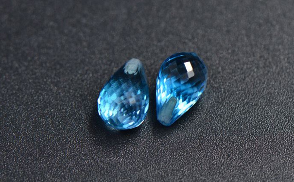 蓝色托帕石的寓意是什么