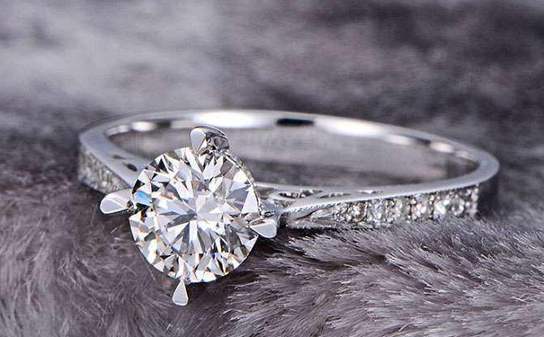 钻戒多少钱