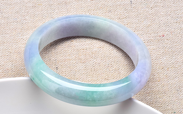 8000元的紫罗兰玉手镯贵不贵