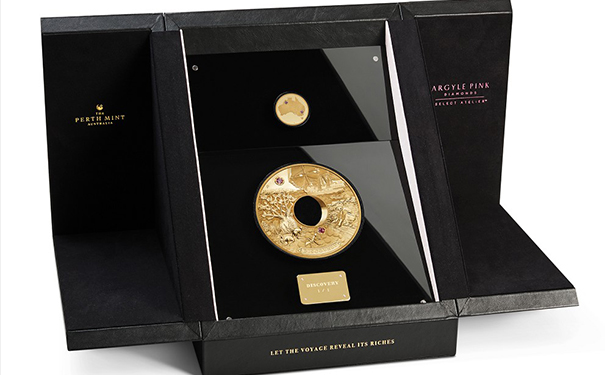 2枚总重2kg的金币