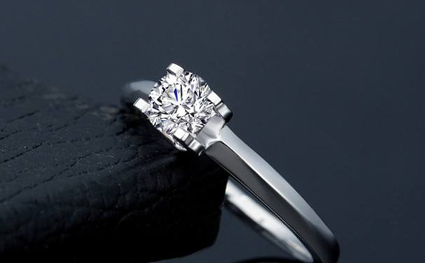 求婚戒指的价格